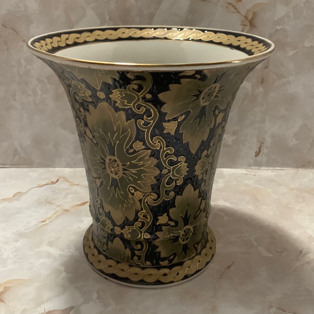 Vintage porcelain vase by oriental accent